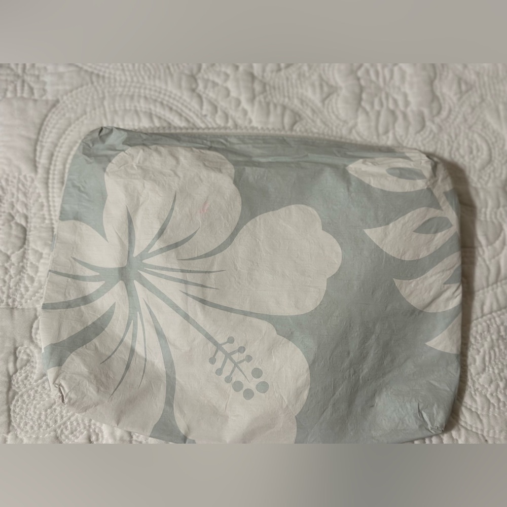 Aloha Collection Small Pouch | Waipi'o: Mist